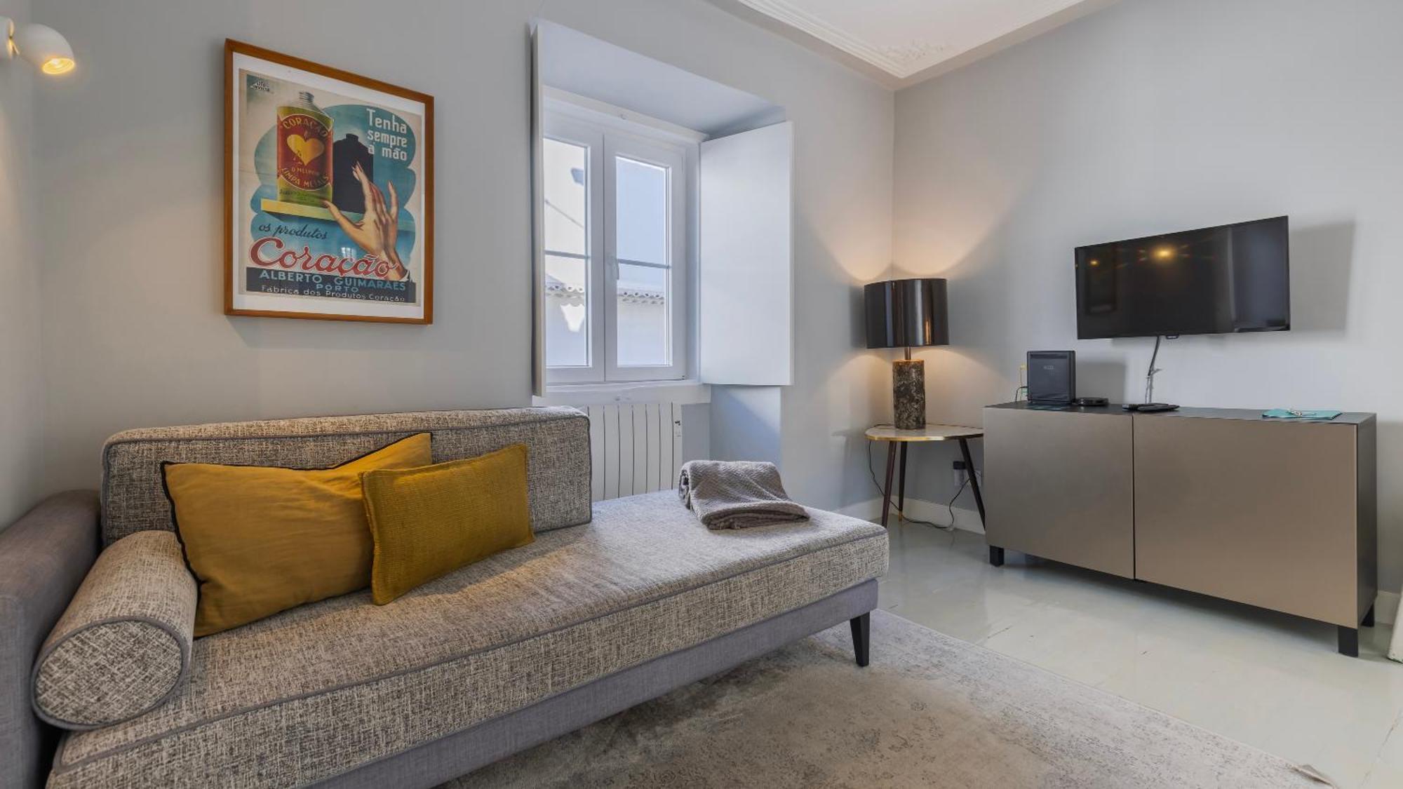Stylish 1bdr In Bairro Alto By Lovelystay * Lissabon